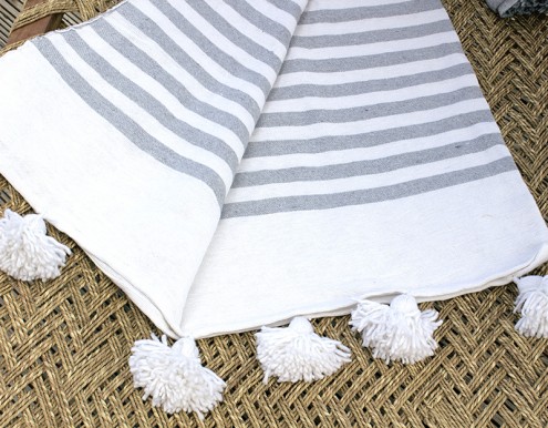 Plaid coton à pompons rayé blanc gris